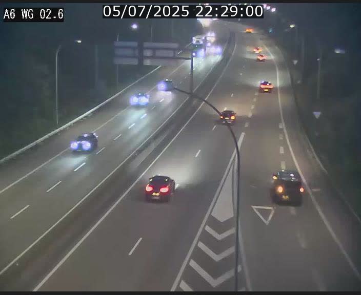 Traffic live webcam Luxembourg Croix de Cessange - A6 - BK 2.6 - direction France/Allemagne
