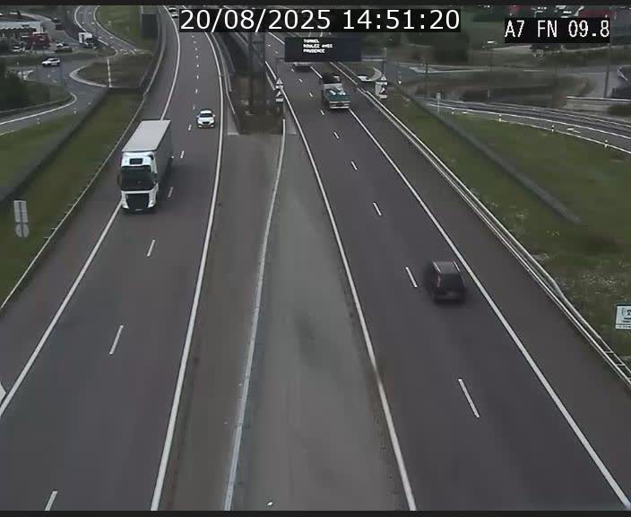 Caméra trafic Luxembourg - A7, Tunnel Gousselerbierg, sortie sud, direction rond-point Lorentzweiler (BK 9.9)