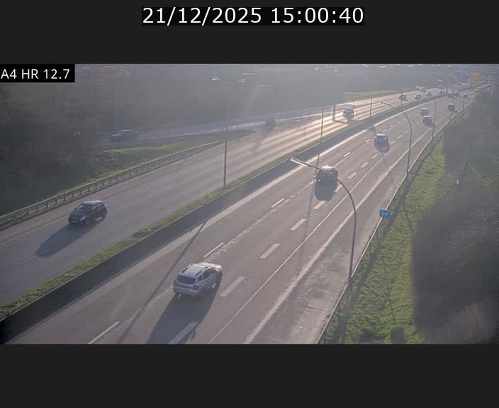 Traffic live webcam Luxembourg Esch sur Alzette - A4 - BK 12.7 - direction Esch-Belval