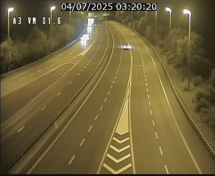 Traffic live webcam Luxembourg - Croix de Gasperich - A3 - BK 1.6 - direction France/Aire de Berchem
