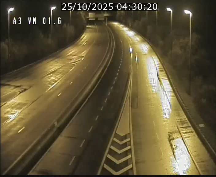 Traffic live webcam Luxembourg - Croix de Gasperich - A3 - BK 1.6 - direction France/Aire de Berchem