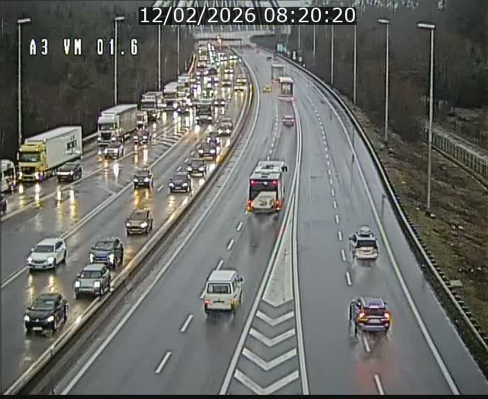 Traffic live webcam Luxembourg - Croix de Gasperich - A3 - BK 1.6 - direction France/Aire de Berchem