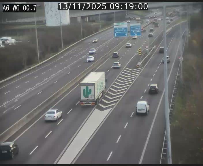 Traffic live webcam Luxembourg Croix de Cessange - A6 - BK 0.7 - direction A3 France
