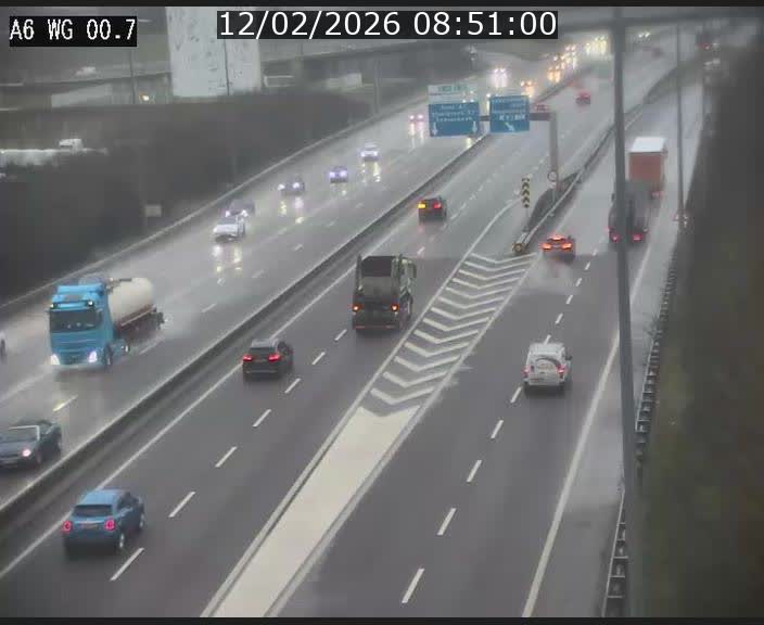 Traffic live webcam Luxembourg Croix de Cessange - A6 - BK 0.7 - direction A3 France
