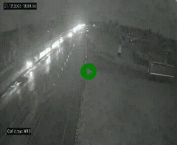 Vue en direct de l'autoroute A10 grâce à un drône situé au-dessus du péage de Virsac