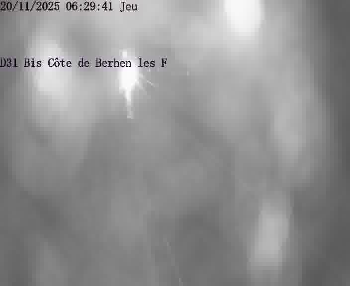 Webcam de surveillance sur D31bis (France) à Behren-lès-Forbach, cadrée vers Sarreguemines, proposant une information routière utile aux déplacements quotidiens.