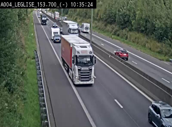 Webcam autoroute A4 (E411-E25) à Léglise, avant la jonction avec la N40. Vue orientée vers Bruxelles