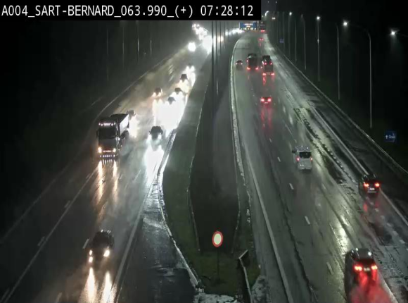 Webcam sur l'E411 à hauteur de la jonction avec la N4 à la sortie de Namur. Vue orientée vers Luxembourg
