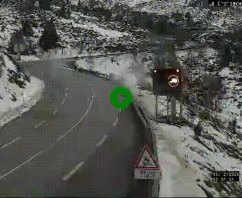 Webcam au carrefour de la croisade, à la jonction entre la N22 et la N320, avant le poste de douane franco-andorrane. Webcam à 1790 mètres d'altitude