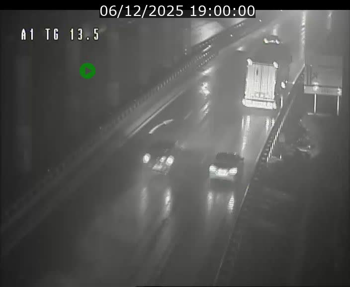 Traffic live webcam Luxembourg Senningen - A1 direction Luxembourg - BK 13.5