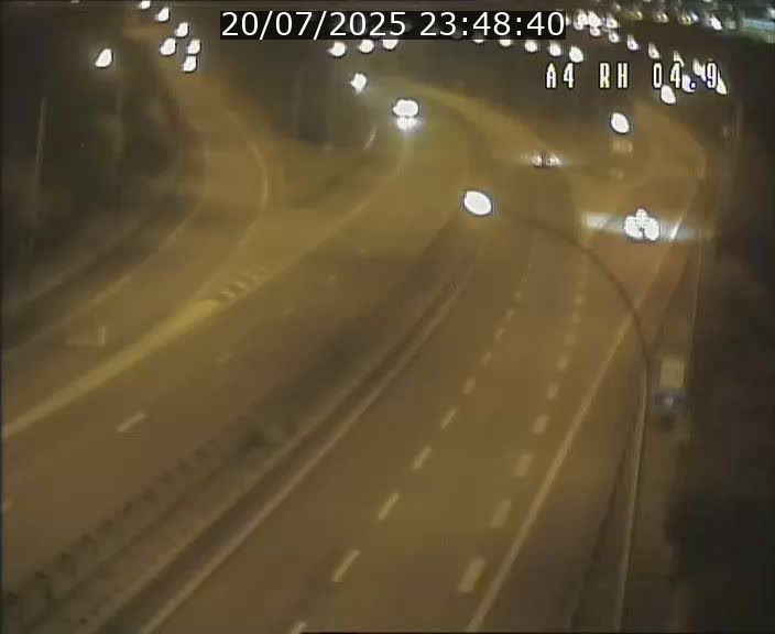 Traffic live webcam Luxembourg Leudelange - A4 - BK 4.9 - direction Luxembourg