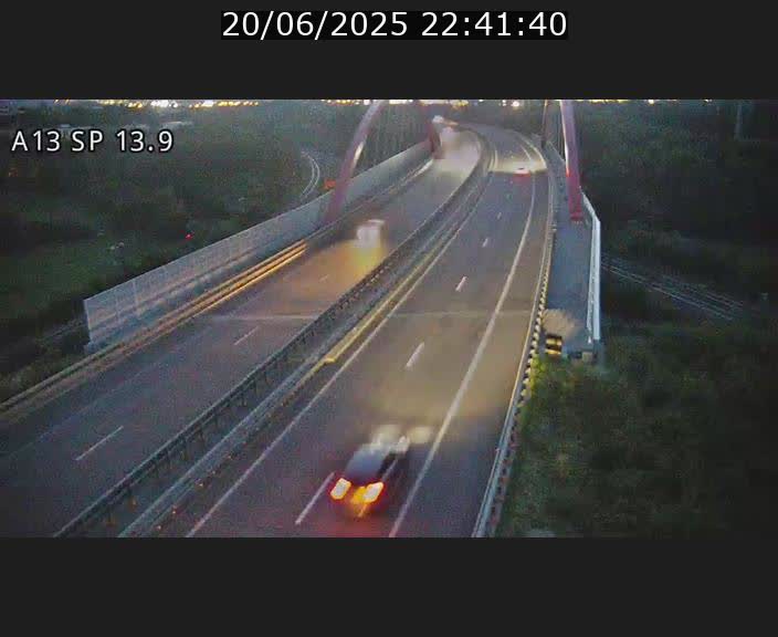 Traffic live webcam Luxembourg Kayl - A13 direction Esch-sur-Alzette/Luxembourg-ville - BK 13.9