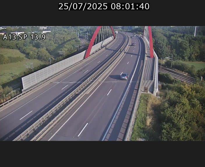 Traffic live webcam Luxembourg Kayl - A13 direction Esch-sur-Alzette/Luxembourg-ville - BK 13.9
