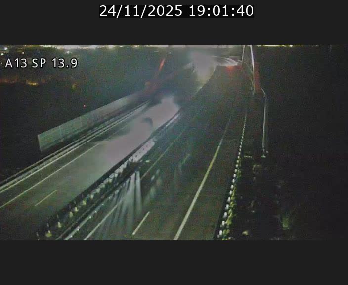 Traffic live webcam Luxembourg Kayl - A13 direction Esch-sur-Alzette/Luxembourg-ville - BK 13.9