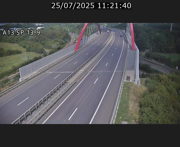 Traffic live webcam Luxembourg Kayl - A13 direction Esch-sur-Alzette/Luxembourg-ville - BK 13.9