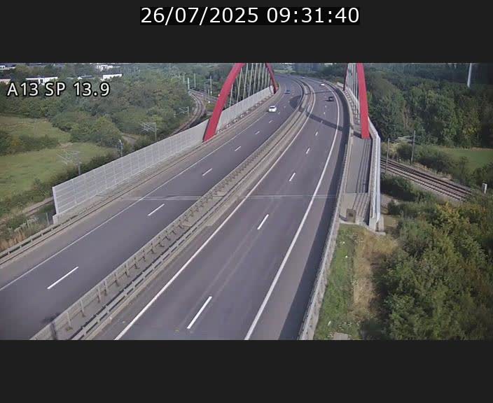 Traffic live webcam Luxembourg Kayl - A13 direction Esch-sur-Alzette/Luxembourg-ville - BK 13.9
