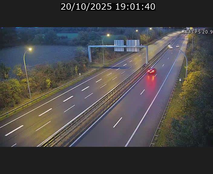Traffic live webcam Luxembourg Croix de Bettembourg, rond-point d'Hellange - A13 direction Allemagne - BK 20.9