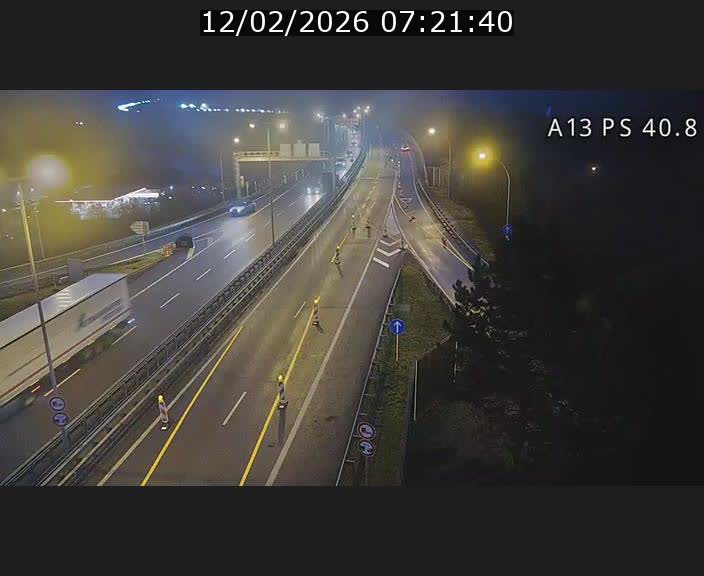 Webcam autoroute A13 à la sortie est du tunnel Markusbierg à Schengen. Vue sur le pont de la Moselle, vers l'Allemagne