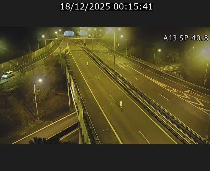 Webcam avec vue sur l'entrée côté allemand du tunnel Markusbierg à Schengen. Vue orientée vers le tunnel et Bettembourg