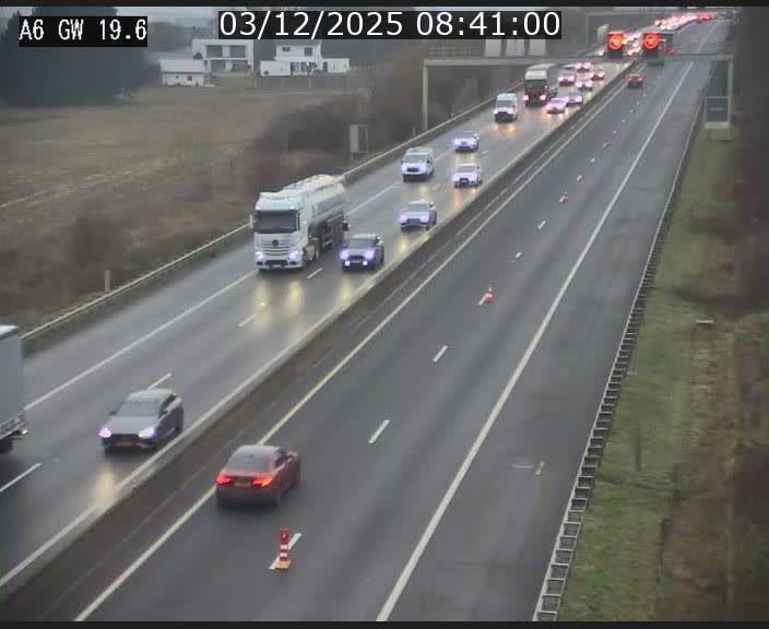 Traffic live webcam Luxembourg - Steinfort - A6 - BK 19.6 - direction Belgique