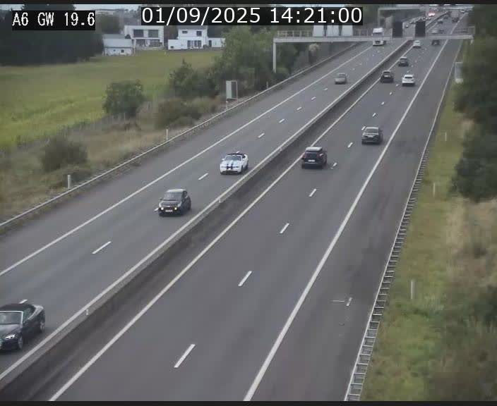 Traffic live webcam Luxembourg - Steinfort - A6 - BK 19.6 - direction Belgique
