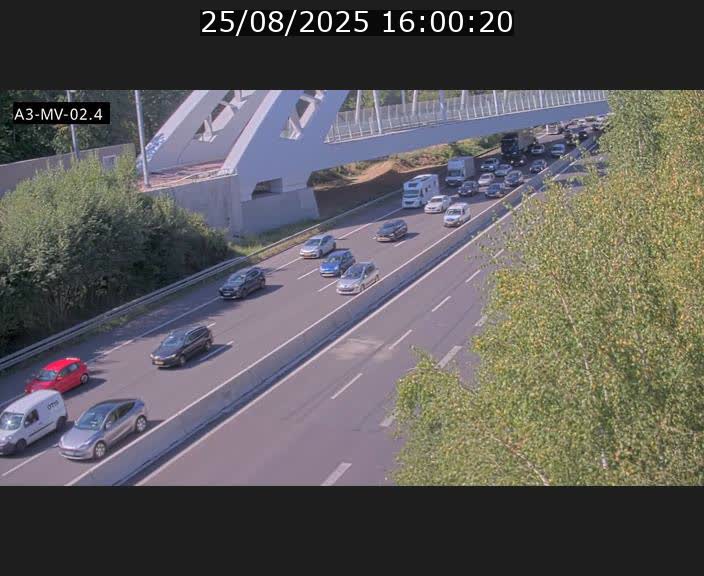 Webcam autoroute de la France (A3) au Luxembourg à Fentange, à proximité de la Croix de Gasperich. Vue orientée vers la Cloche d'Or