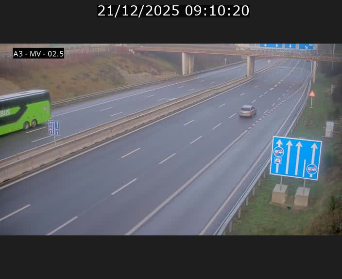 Webcam autoroute A3 au Luxembourg à proximité de la Croix de Gasperich. Vue orientée vers Luxembourg
