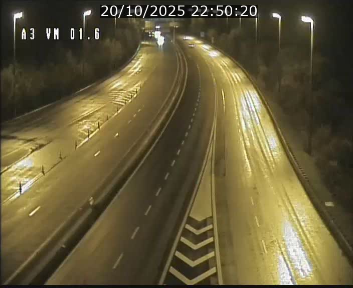 Traffic live webcam Luxembourg - Croix de Gasperich - A3 - BK 1.6 - direction France/Aire de Berchem