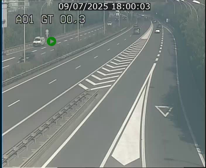 Traffic live webcam Luxembourg Croix de Gasperich - A1 direction Kirchberg - BK 0.3
