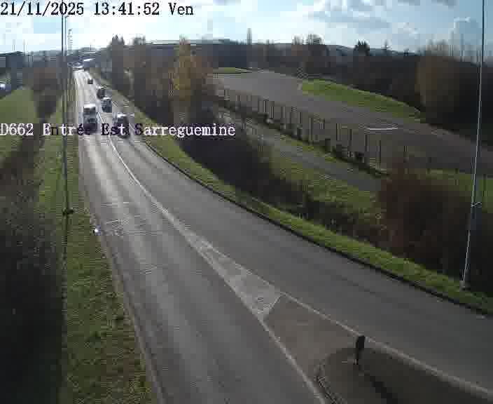 Point de vue trafic déployé sur D662 (France) à Sarreguemines, regardant vers Sarreguemines, aidant conducteurs et services à anticiper les flux.