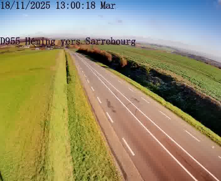 Caméra routière située sur D955 (France) à Heming, orientée vers Sarrebourg, surveillant en continu la circulation locale et régionale.