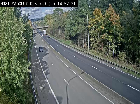 Webcam sur la N81 (E411) à hauteur de la jonction avec la N883. Vue orientée vers Arlon