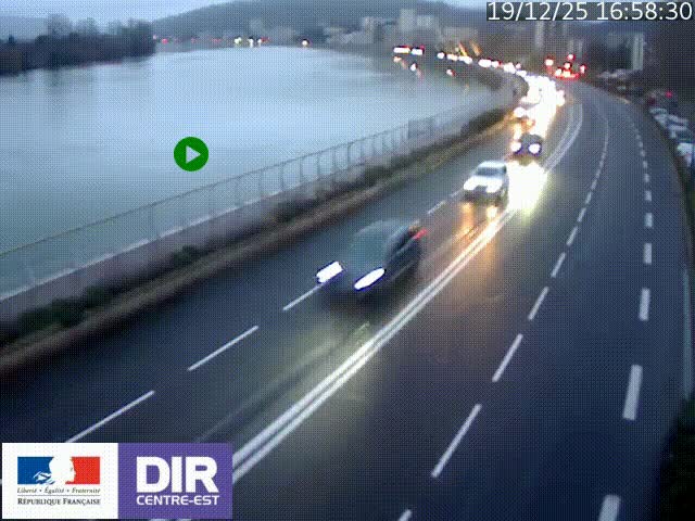 Webcam sur le quai Parjot à Vienne, aux Portes de Lyon, sur la Nationale 7, à la jonction avec le boulevard du Rhône-nord (D1407), caméra orientée vers Lyon