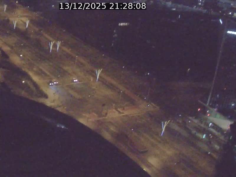 Webcam sur l'avenue John Fitzgerald Kennedy (N51) avec vue sur le Pont rouge (Pont Grande Duchesse Charlotte), l'arrêt Pfaffenthal et l'entrée du quartier Kirchberg