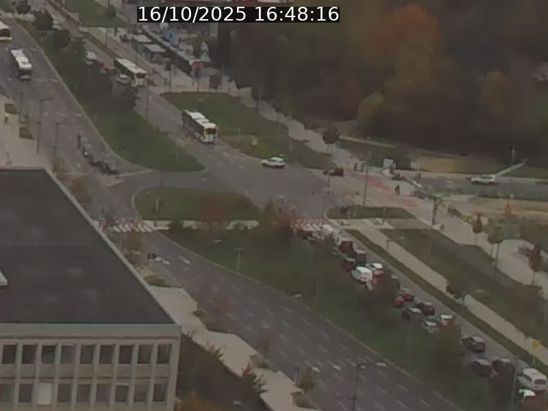 Webcam sur l'avenue John Fitzgerald Kennedy (N51) avec vue sur le Pont rouge (Pont Grande Duchesse Charlotte), l'arrêt Pfaffenthal et l'entrée du quartier Kirchberg