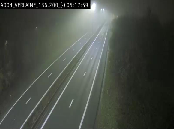 Webcam sur l'E411 à hauteur du pont surplombant la N40, à proximité de la sortie 26 Verlaine - Libramont-Chevigny. Vue orientée vers Namur