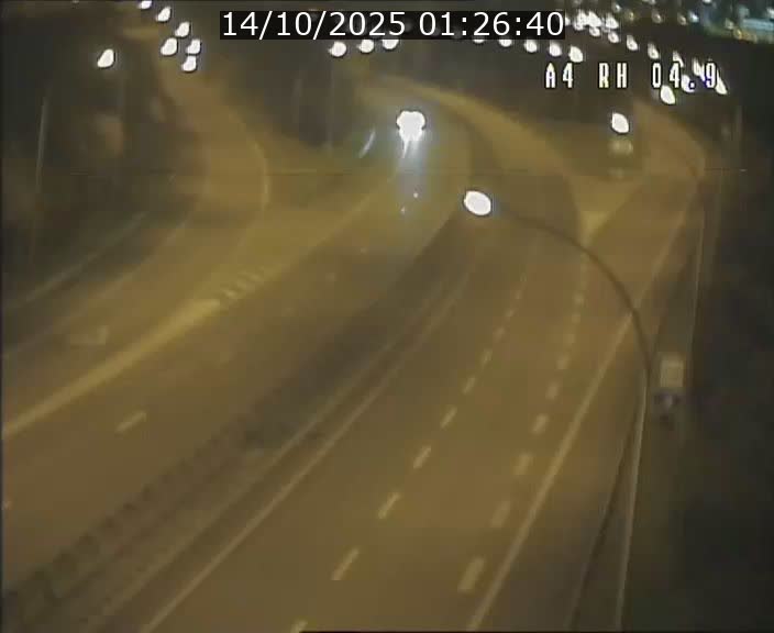 Traffic live webcam Luxembourg Leudelange - A4 - BK 4.9 - direction Luxembourg
