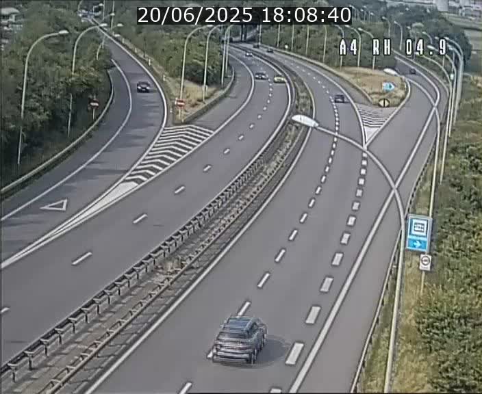 Traffic live webcam Luxembourg Leudelange - A4 - BK 4.9 - direction Luxembourg
