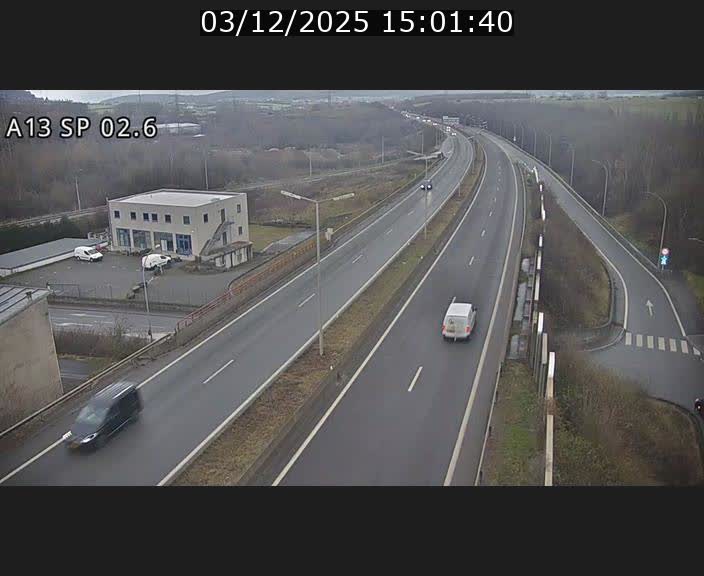 Traffic live webcam Luxembourg Sanem - A13 direction Pétange - BK 2.6