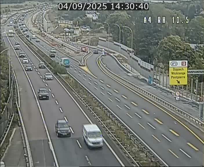 Traffic live webcam Luxembourg Pontpierre - A4 - BK 10.5 - direction Luxembourg