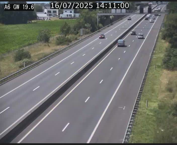 Traffic live webcam Luxembourg - Steinfort - A6 - BK 19.6 - direction Belgique