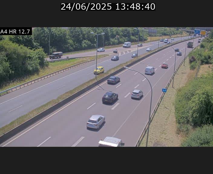 Traffic live webcam Luxembourg Esch sur Alzette - A4 - BK 12.7 - direction Esch-Belval