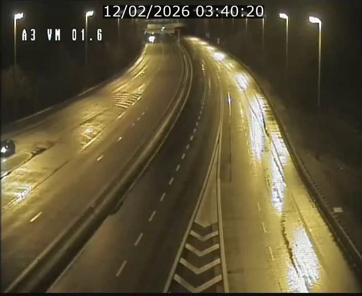 Traffic live webcam Luxembourg - Croix de Gasperich - A3 - BK 1.6 - direction France/Aire de Berchem