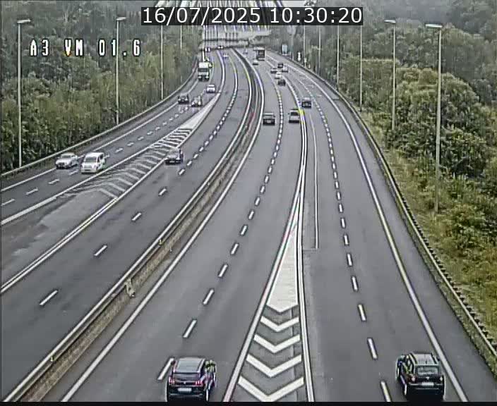 Traffic live webcam Luxembourg - Croix de Gasperich - A3 - BK 1.6 - direction France/Aire de Berchem