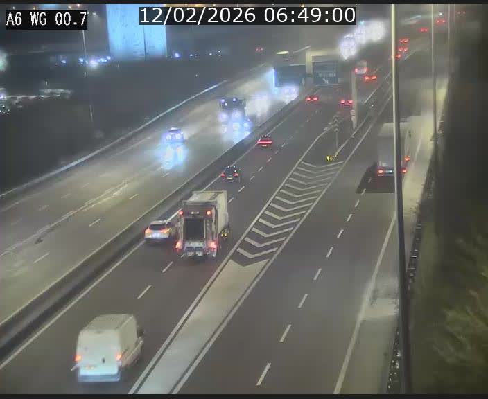 Traffic live webcam Luxembourg Croix de Cessange - A6 - BK 0.7 - direction A3 France