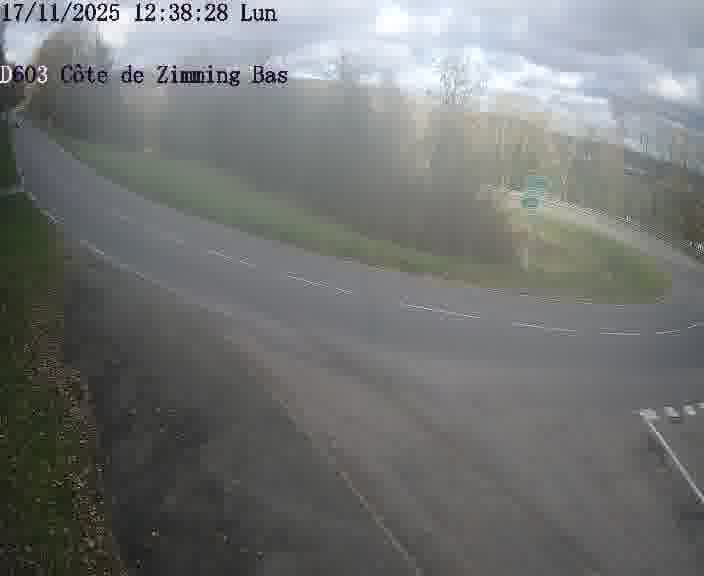 Webcam sur la D603 située dans la Côté de Zimming-bas, dans le virage en demi-tour, à la jonction avec la D74