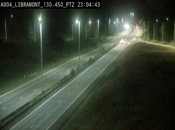 Webcam E411 à hauteur de la sortie 25 de Libramont menant vers Bouillon, Sedan et Reims via la N89. Vue orientée vers Bruxelles
