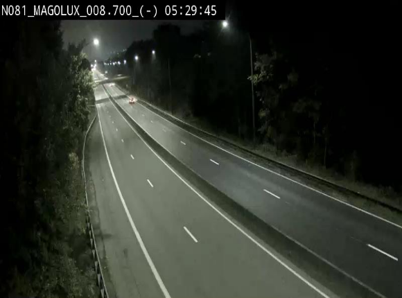 Webcam sur la N81 (E411) à hauteur de la jonction avec la N883. Vue orientée vers Arlon