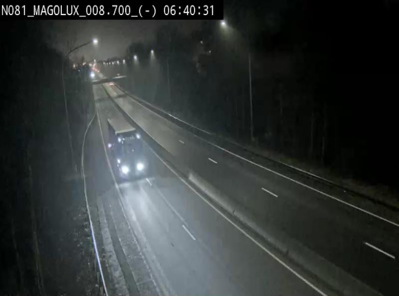 Webcam sur la N81 (E411) à hauteur de la jonction avec la N883. Vue orientée vers Arlon