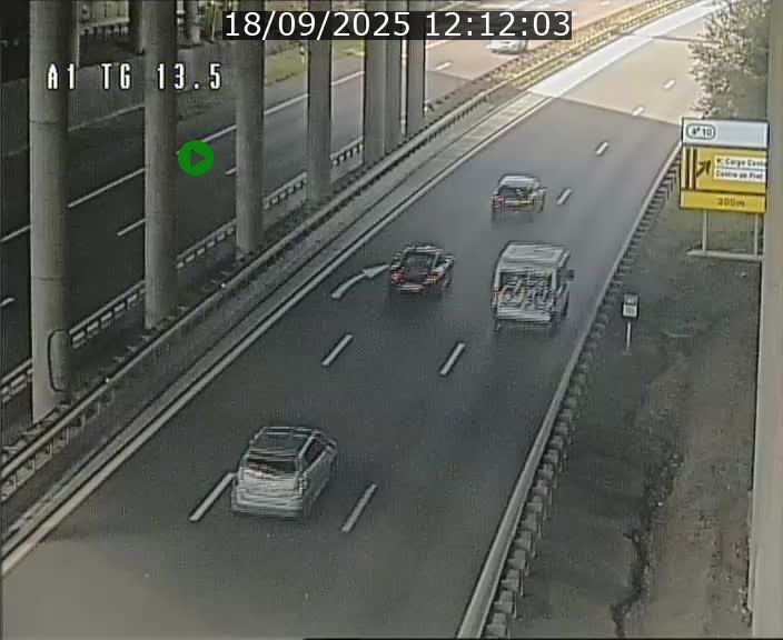 Traffic live webcam Luxembourg Senningen - A1 direction Luxembourg - BK 13.5